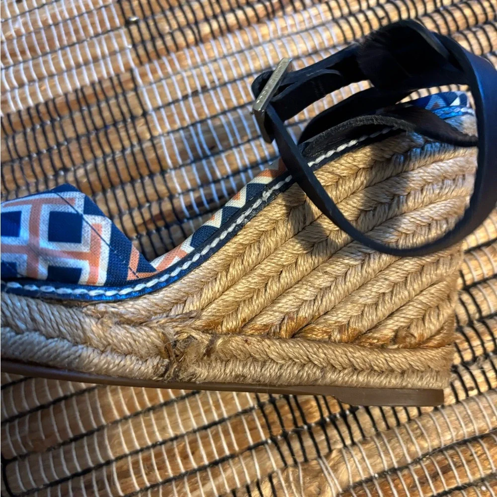 Tory Burch‎ Geometric Patterned Wedge Sandals size 8